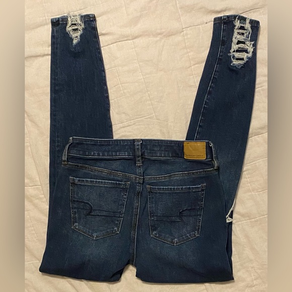 American Eagle Women’s Hi-Rise Dream Distressed Jegging. Size 4 Regular. - Picture 3 of 8